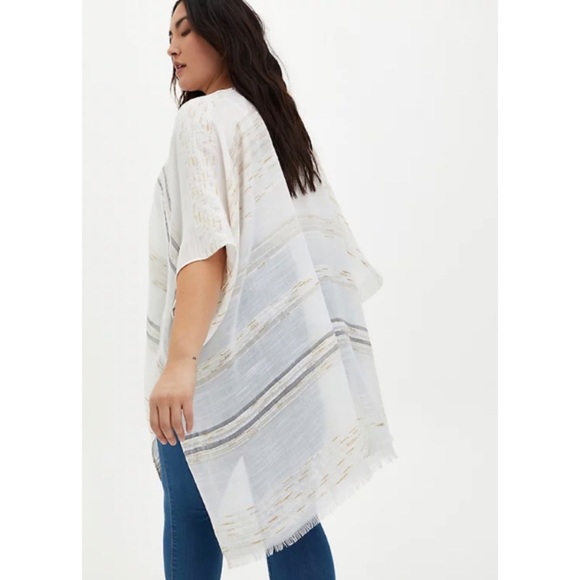 🆕 Ivory Stripe Lurex Ruana Torrid NWT Kimono Swim Coverup New! - Picture 4 of 5